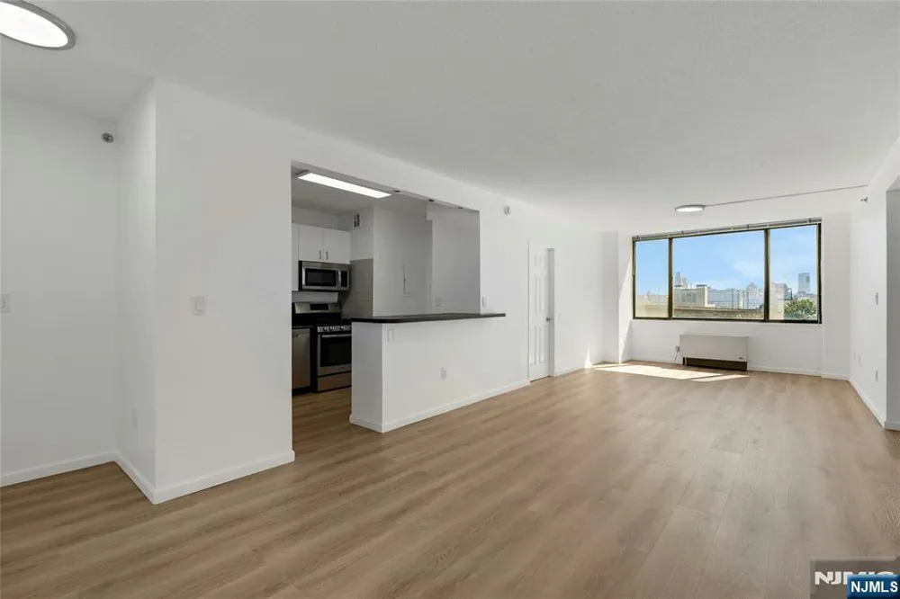 45 River Drive 702 Jersey City, NJ 07310