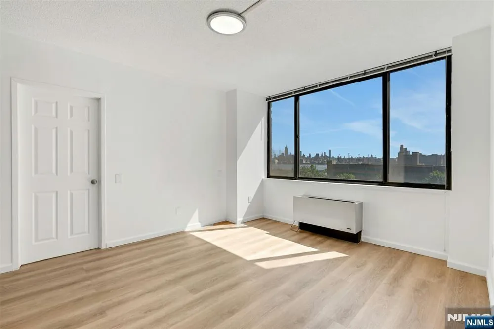 45 River Drive 702 Jersey City, NJ 07310