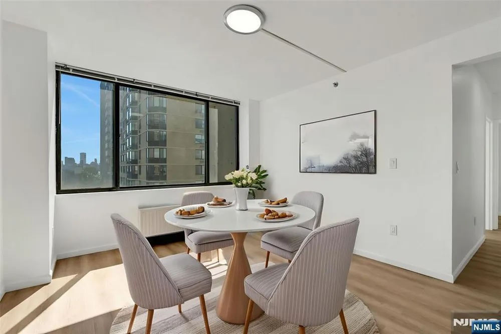 45 River Drive 702 Jersey City, NJ 07310