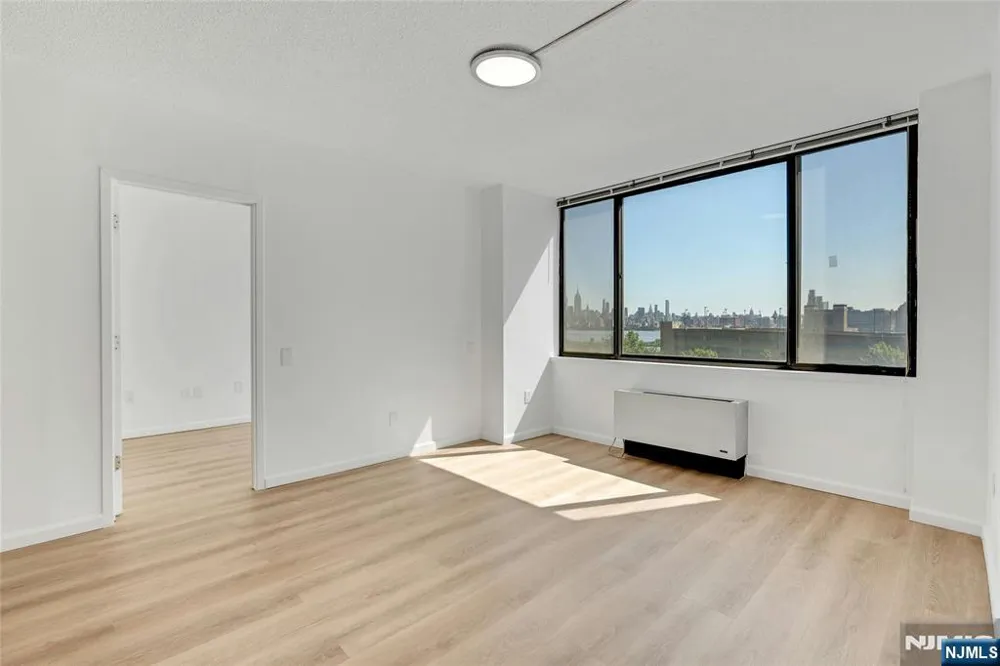45 River Drive 702 Jersey City, NJ 07310