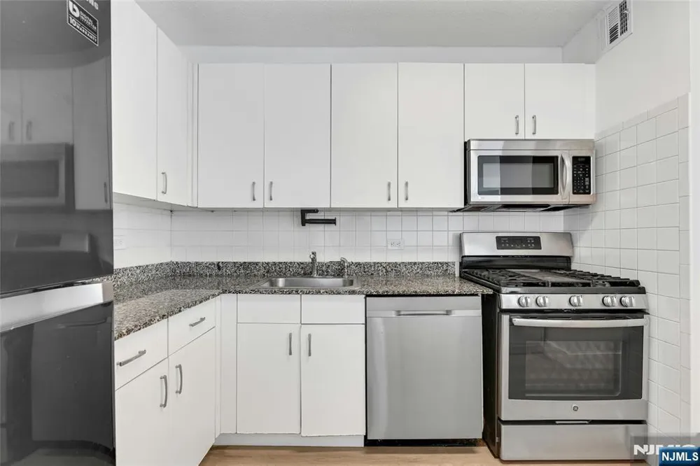 45 River Drive 702 Jersey City, NJ 07310