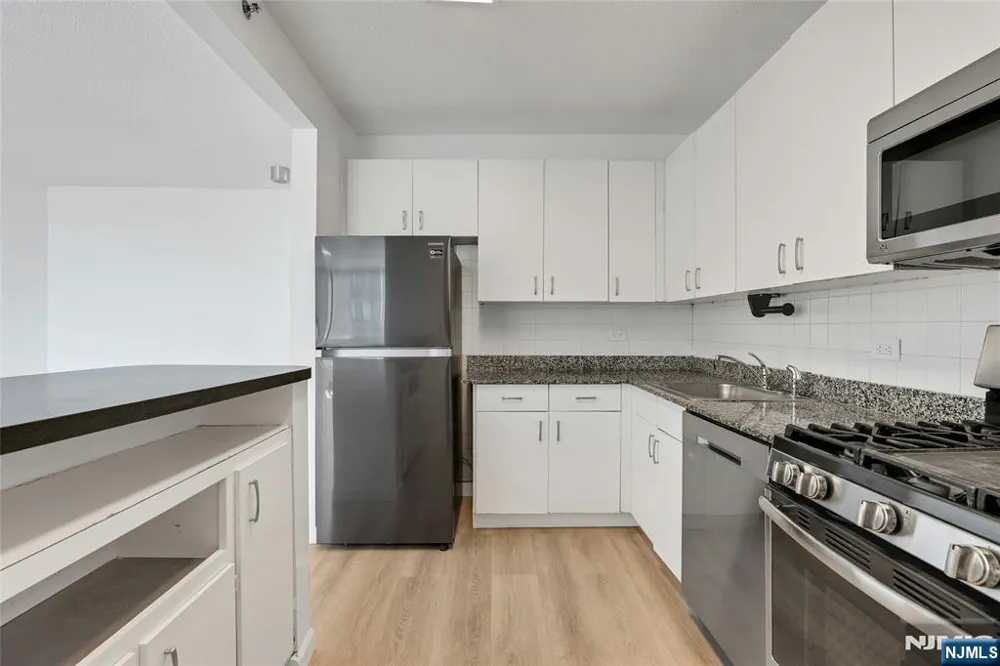 45 River Drive 702 Jersey City, NJ 07310