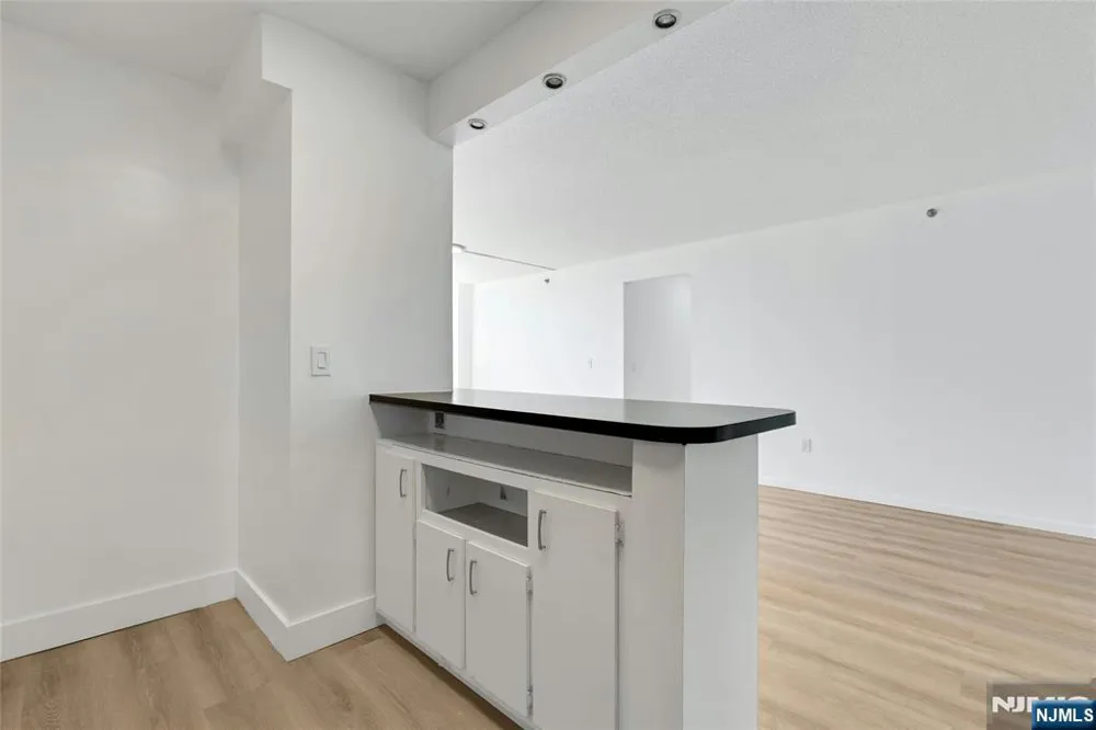 45 River Drive 702 Jersey City, NJ 07310