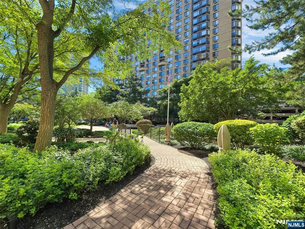 45 River Drive 702 Jersey City, NJ 07310