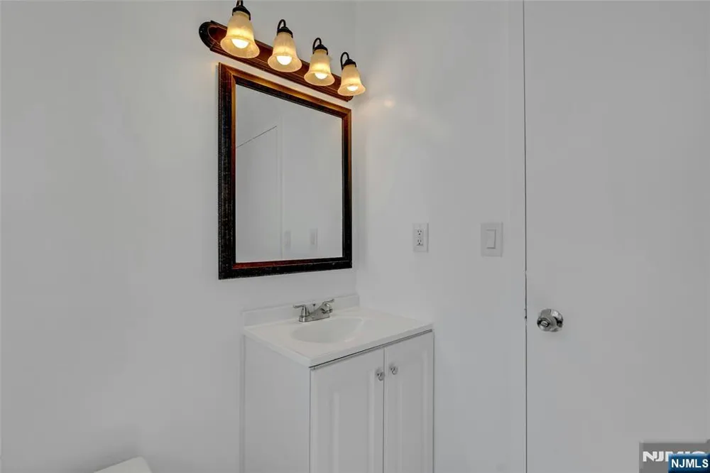 45 River Drive 702 Jersey City, NJ 07310