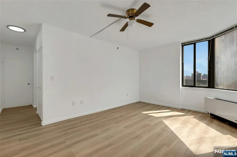 45 River Drive 702 Jersey City, NJ 07310
