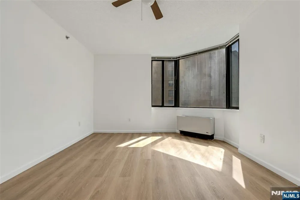 45 River Drive 702 Jersey City, NJ 07310