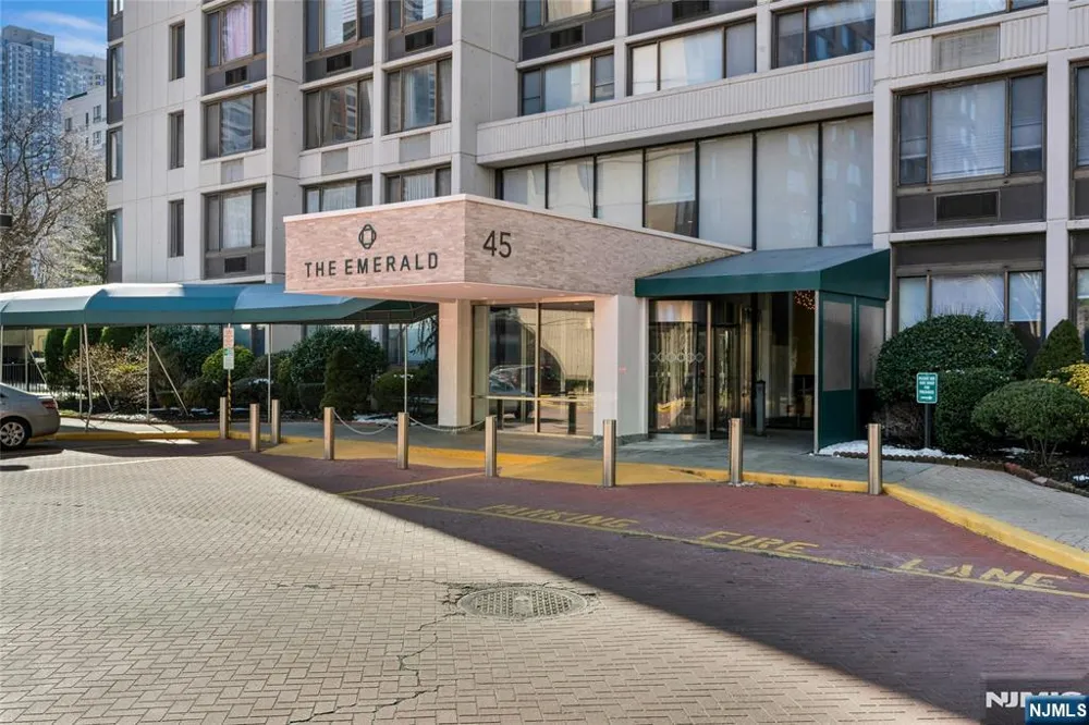 45 River Drive 702 Jersey City, NJ 07310