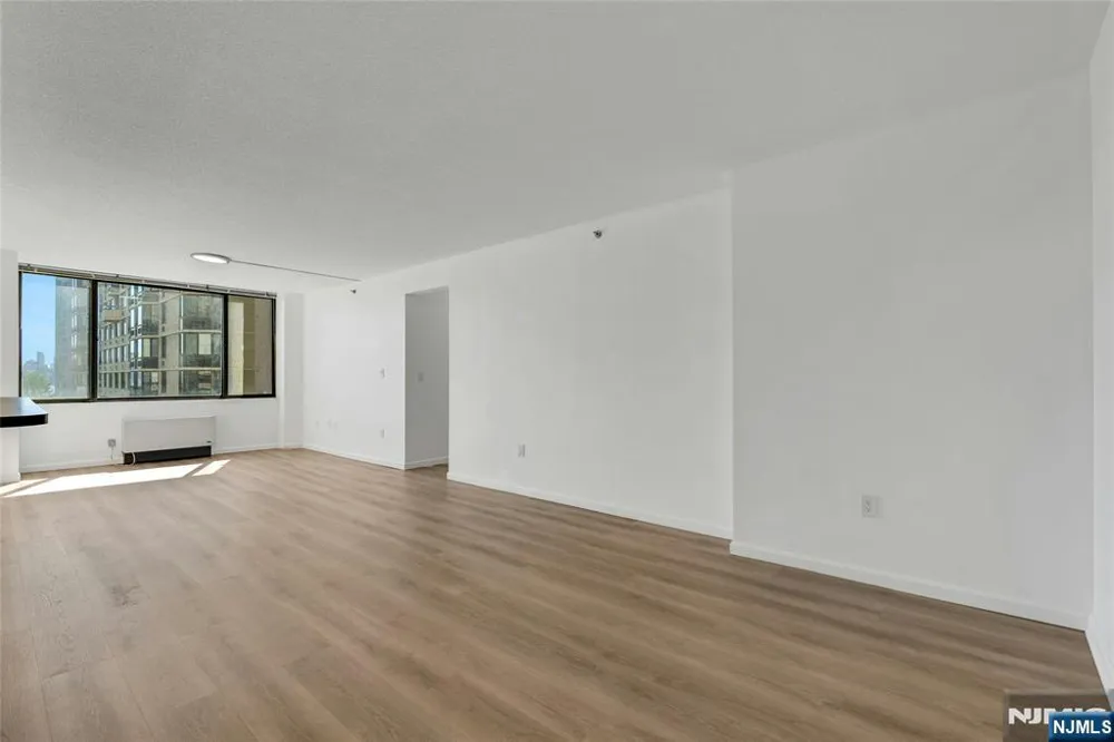 45 River Drive 702 Jersey City, NJ 07310