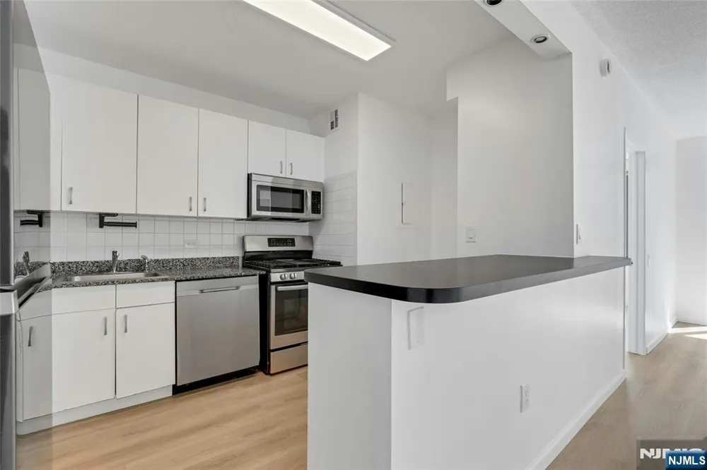 45 River Drive 702 Jersey City, NJ 07310