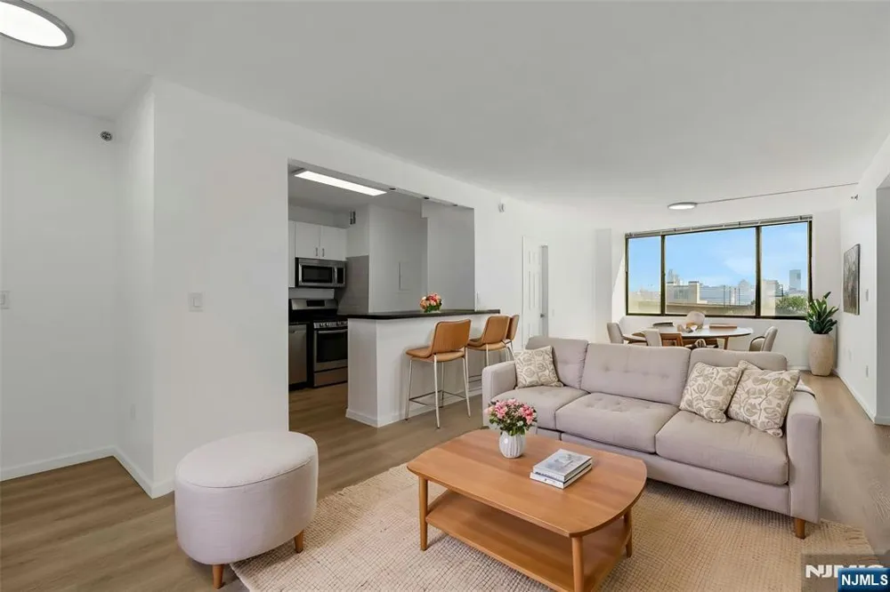 45 River Drive 702 Jersey City, NJ 07310