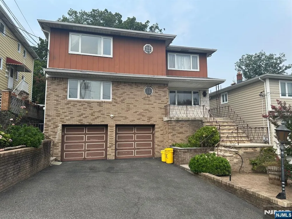 123 E Harwood Terrace 1 Palisades Park, NJ 07650