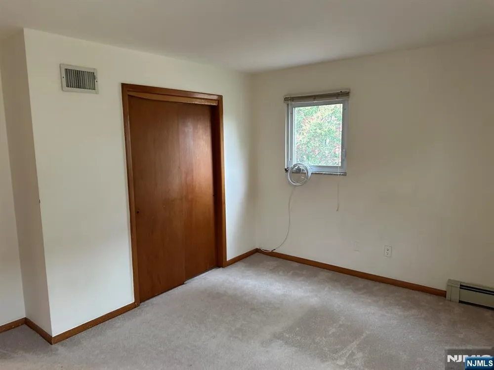 123 E Harwood Terrace 1 Palisades Park, NJ 07650