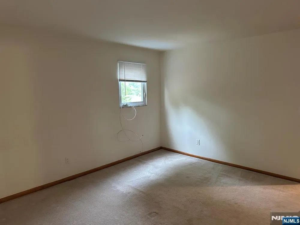 123 E Harwood Terrace 1 Palisades Park, NJ 07650