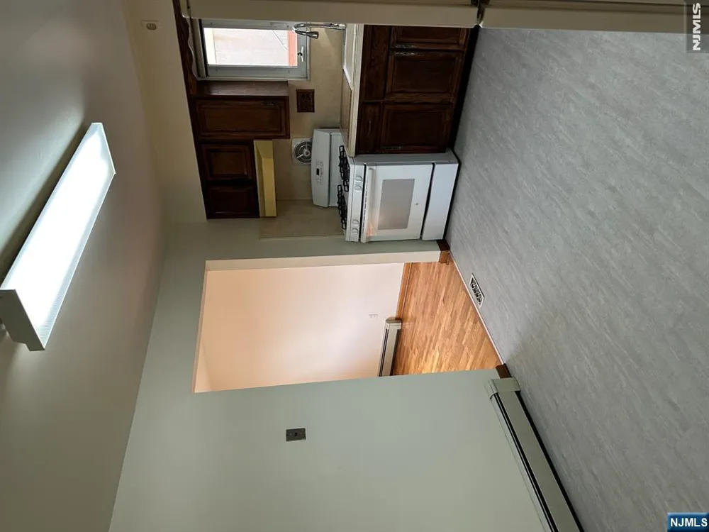 123 E Harwood Terrace 1 Palisades Park, NJ 07650