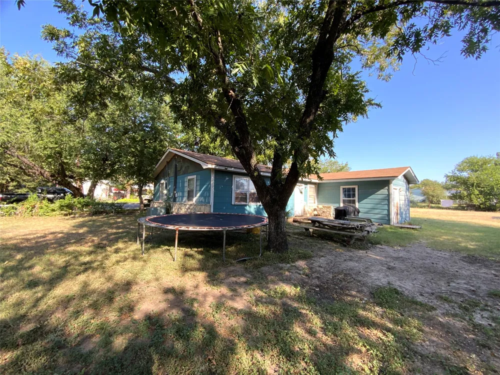 110 Ervin Street Comanche, TX 76442