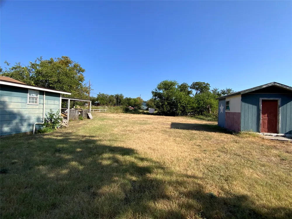 110 Ervin Street Comanche, TX 76442