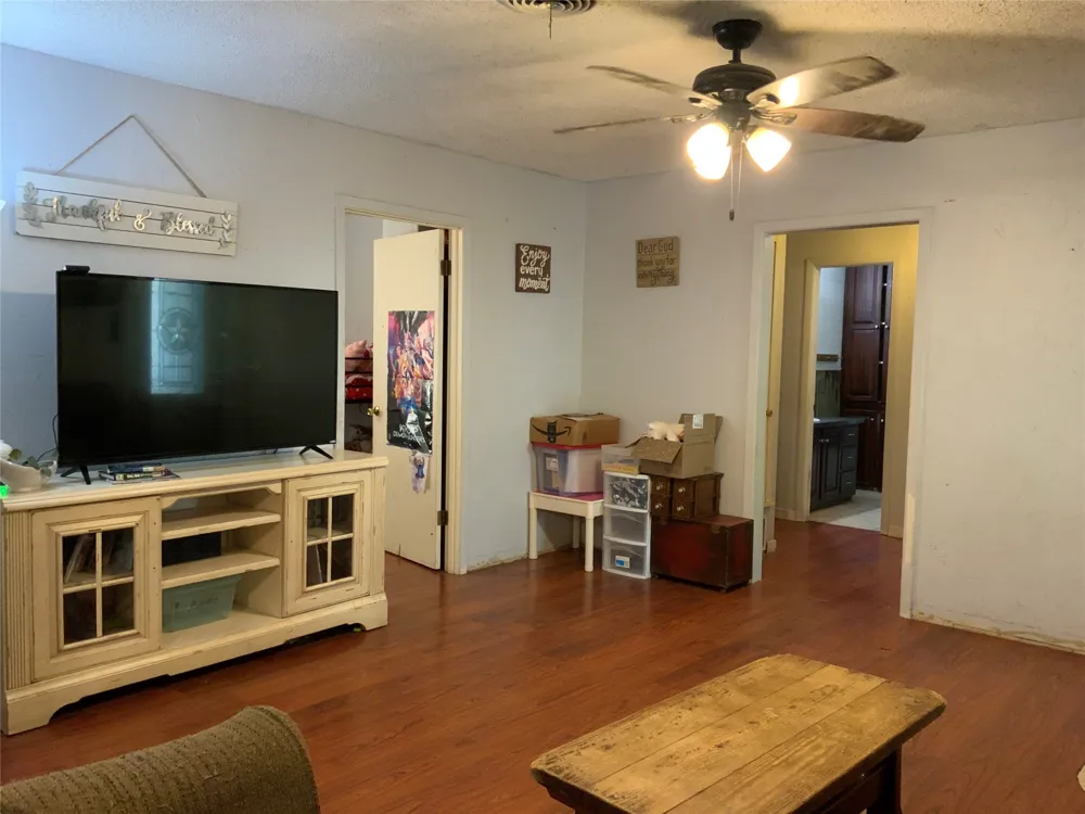 110 Ervin Street Comanche, TX 76442
