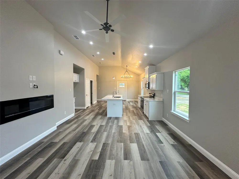825 Edgar Street Greenville, TX 75401