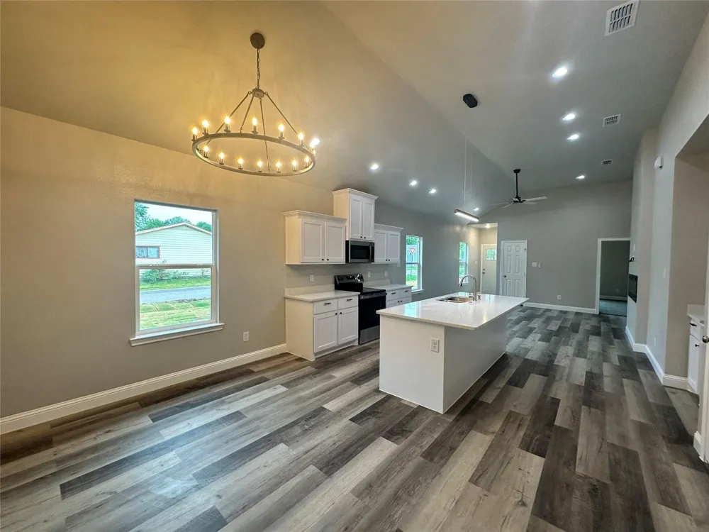 825 Edgar Street Greenville, TX 75401