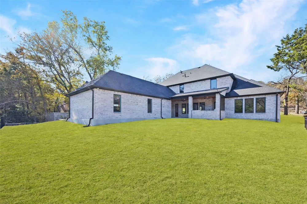2415 Valley View Drive Cedar Hill, TX 75104