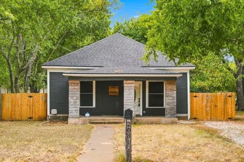 203 Pendell Avenue