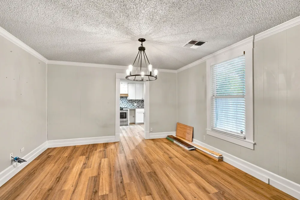 203 Pendell Avenue Cleburne, TX 76033