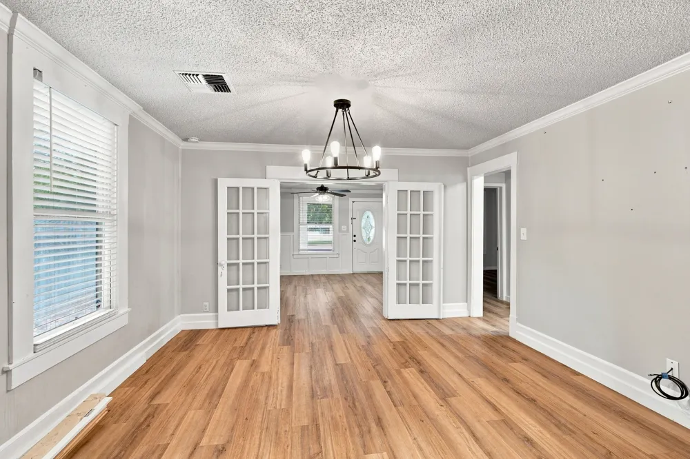 203 Pendell Avenue Cleburne, TX 76033