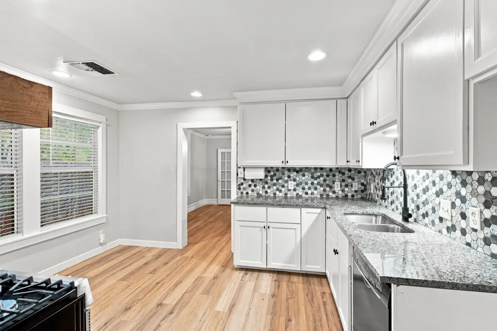 203 Pendell Avenue Cleburne, TX 76033