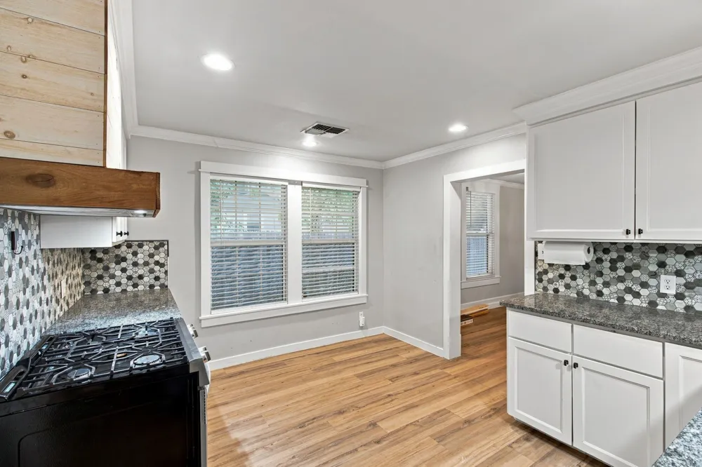 203 Pendell Avenue Cleburne, TX 76033