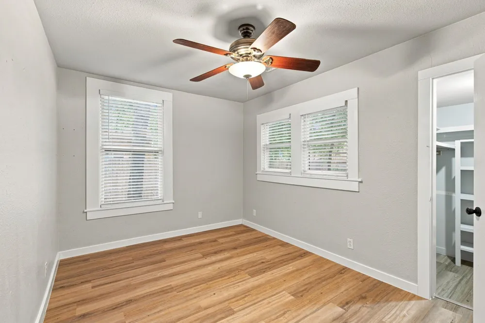 203 Pendell Avenue Cleburne, TX 76033