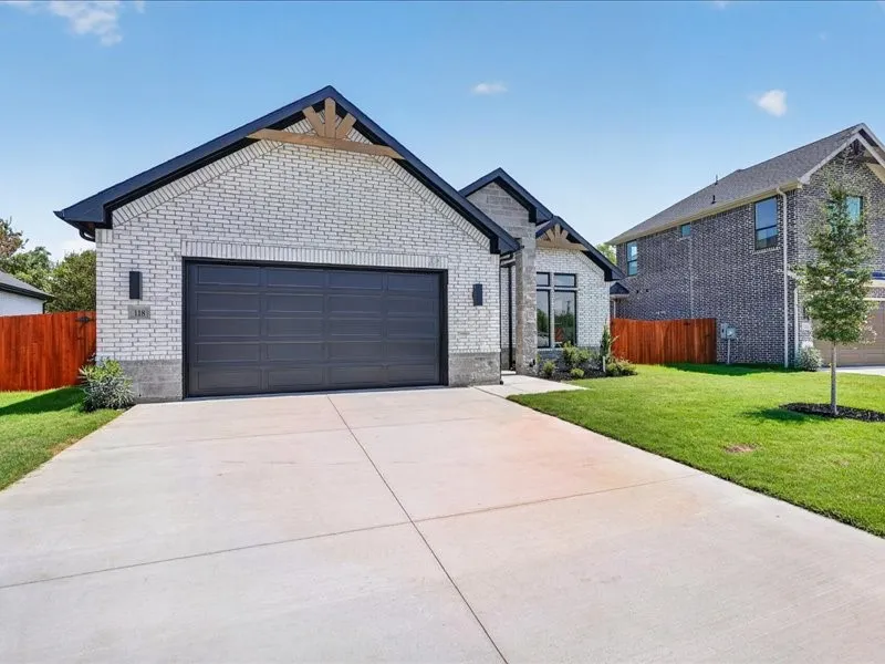 118 Emma Street Red Oak, TX 75154