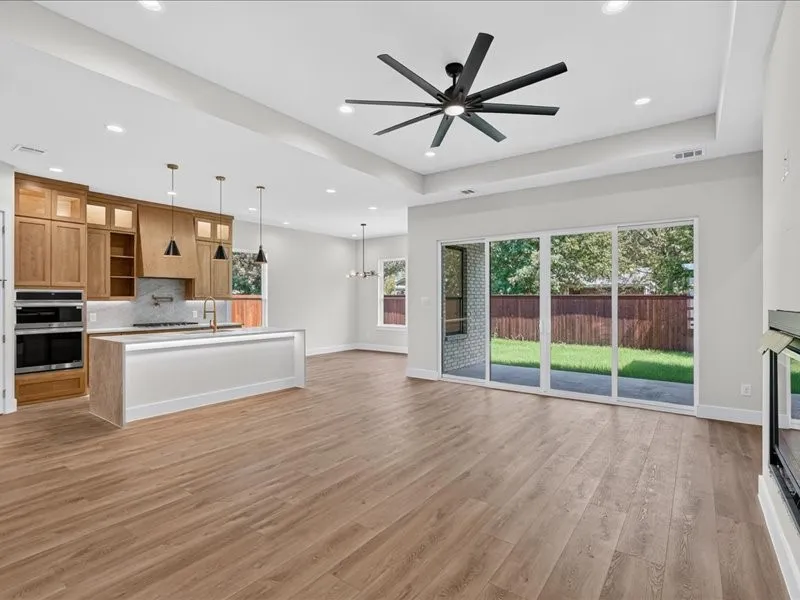 118 Emma Street Red Oak, TX 75154