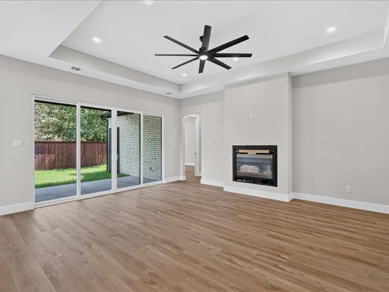 118 Emma Street Red Oak, TX 75154