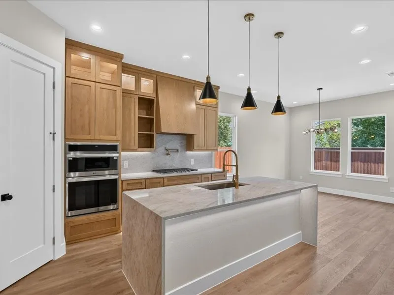 118 Emma Street Red Oak, TX 75154