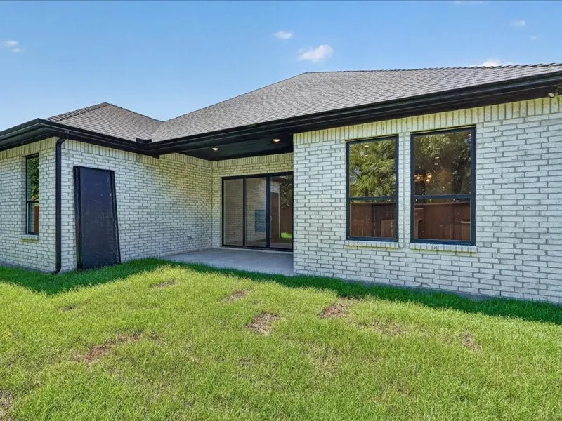 118 Emma Street Red Oak, TX 75154