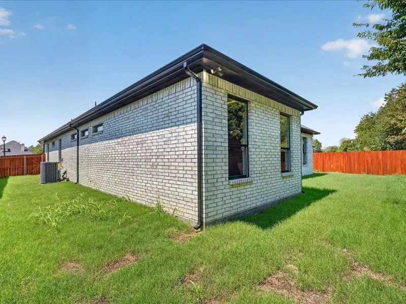 118 Emma Street Red Oak, TX 75154