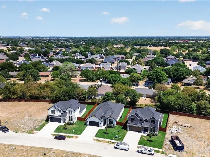 118 Emma Street Red Oak, TX 75154