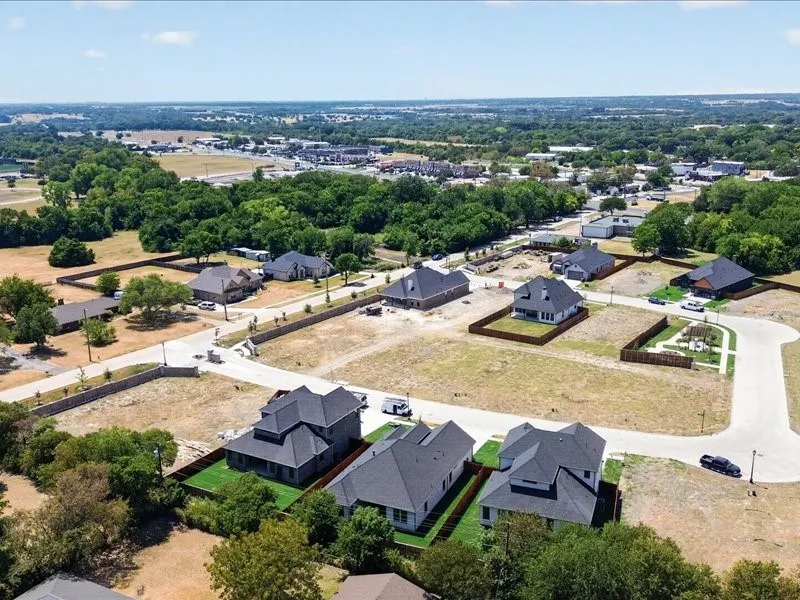 118 Emma Street Red Oak, TX 75154