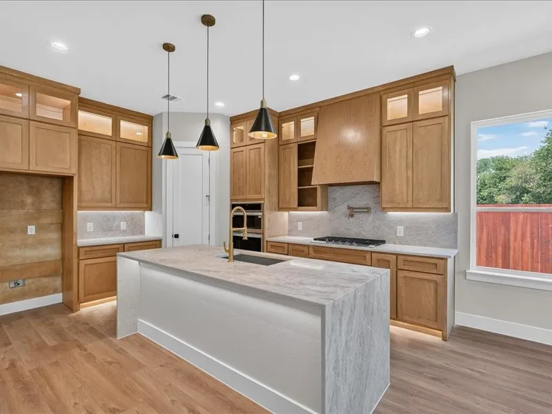118 Emma Street Red Oak, TX 75154