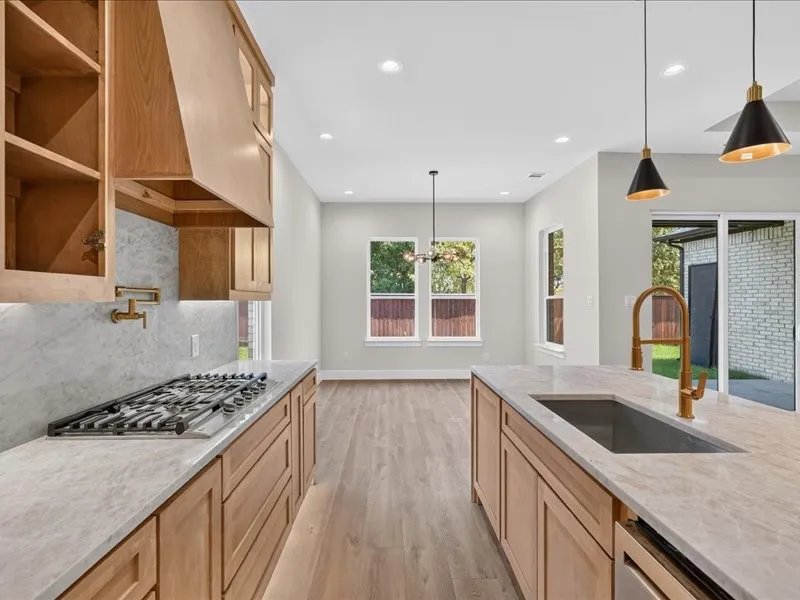 118 Emma Street Red Oak, TX 75154