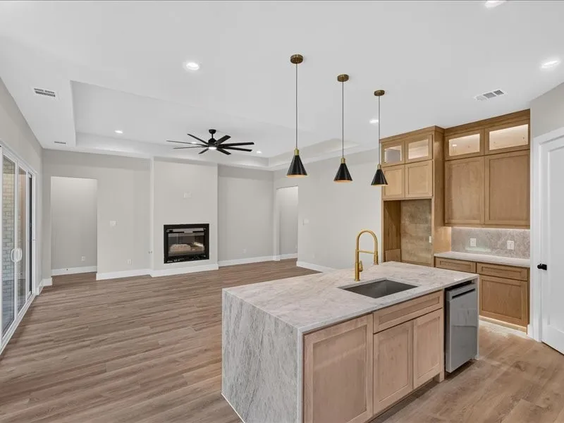 118 Emma Street Red Oak, TX 75154