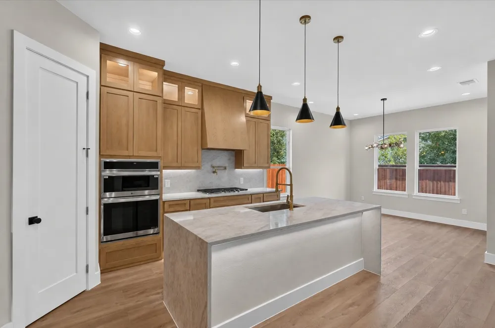 118 Emma Street Red Oak, TX 75154