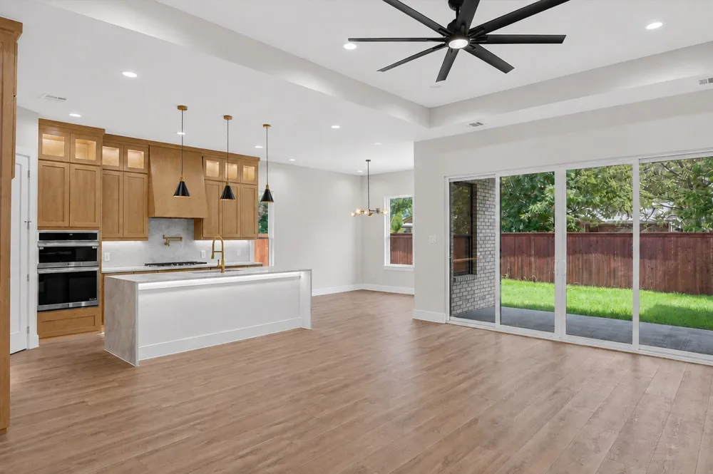 118 Emma Street Red Oak, TX 75154