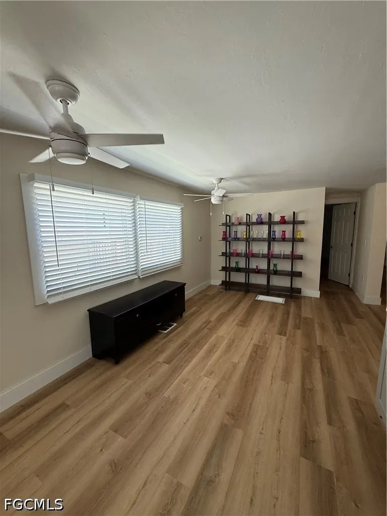 lxora Court E Naples, FL 34110