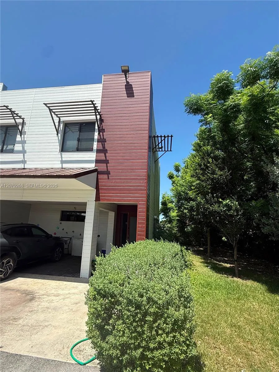 916 NW 8th St #6 Florida City, FL 33034