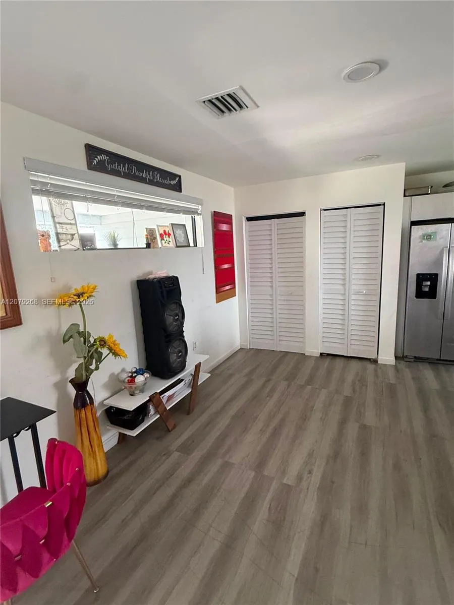 916 NW 8th St #6 Florida City, FL 33034