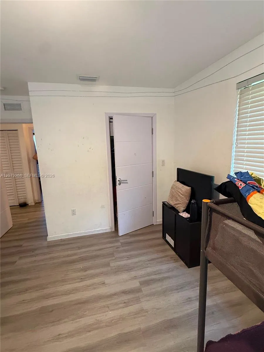 916 NW 8th St #6 Florida City, FL 33034