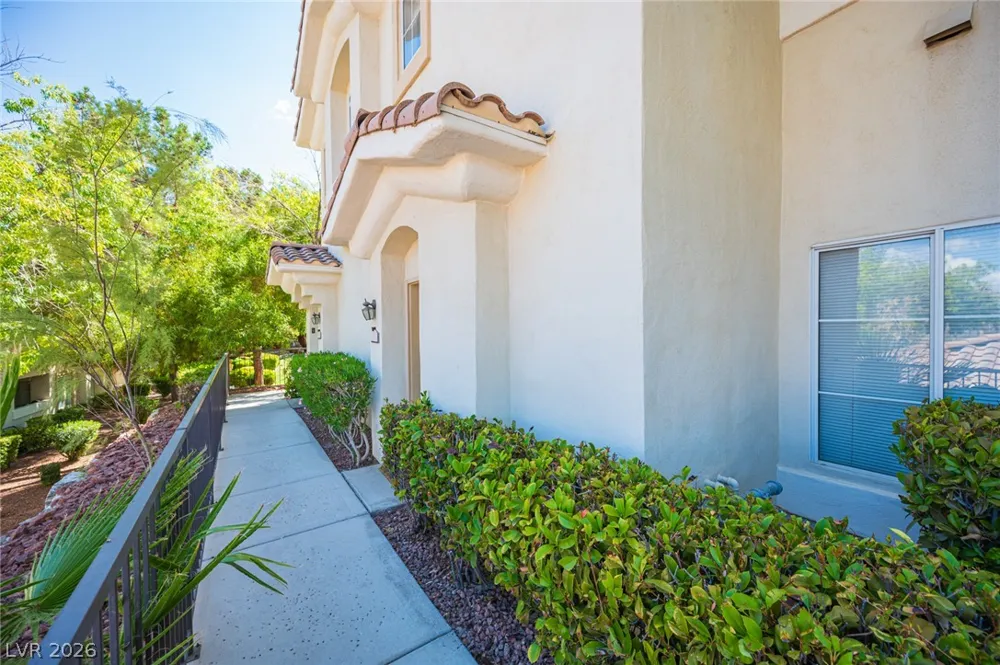 10211 Red Pueblo Place #103 Las Vegas, NV 89144