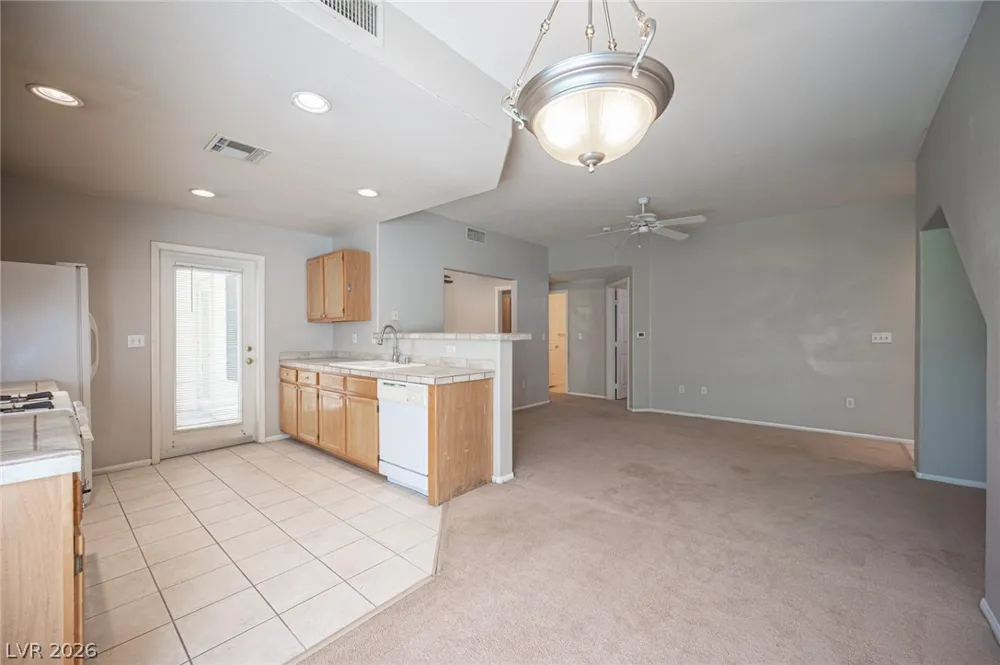 10211 Red Pueblo Place #103 Las Vegas, NV 89144